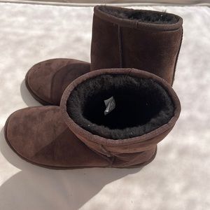 Mid length Ugg Boots